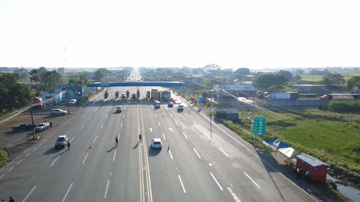 🚦 ¡Planifica tu viaje, protege tu vida! 🛣️

La Comisión de Tránsito del Ecuador recomienda a todos los usuarios de las vías tomar precauciones y planificar con anticipación sus desplazamientos.
🚗