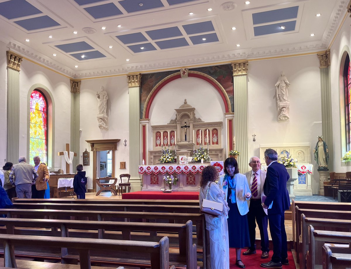 stoneroberts's tweet image. Re-dedication of St Francis Hill Chapel by the Bishop of Lancaster. Major roof repairs, new ceiling, re-decoration by Roberts & Stone Architects.