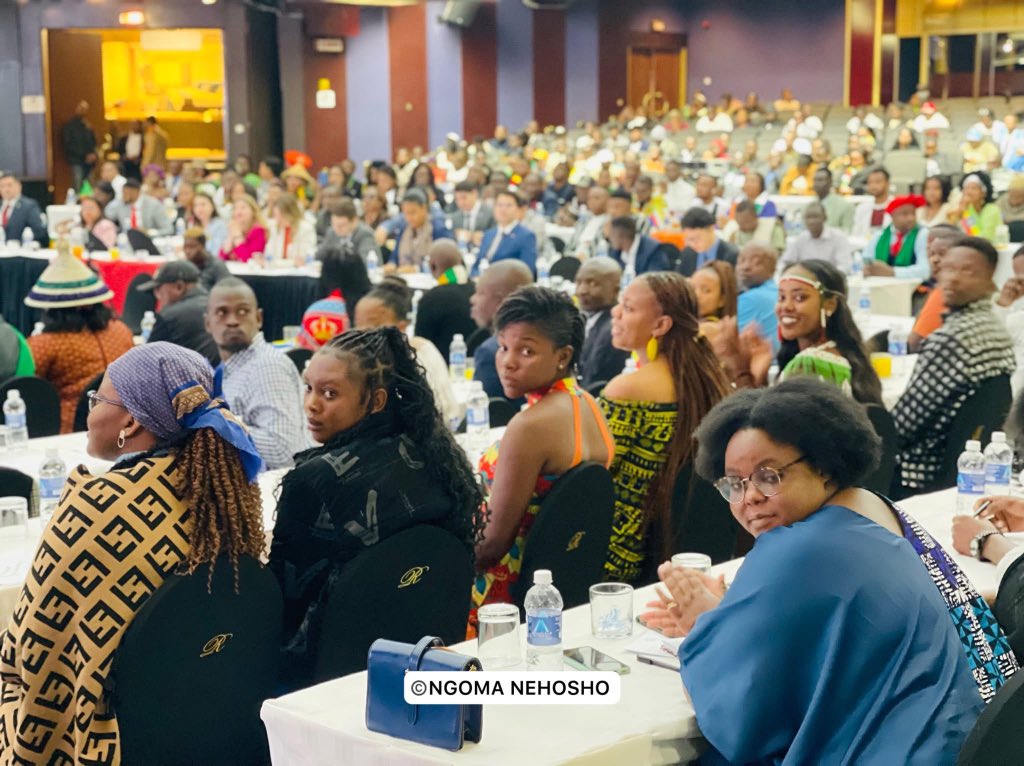 📍l am super excited to have had an Official Tour of the Parliament of Zimbabwe on the Eve of the Commemorations of the Africa Day 2025 and on the sidelines of the International Youth Conference on Land and Economic Freedom 🛖🥁

#AfricaDay2025
#IYSOLEF
#YouthLeadership