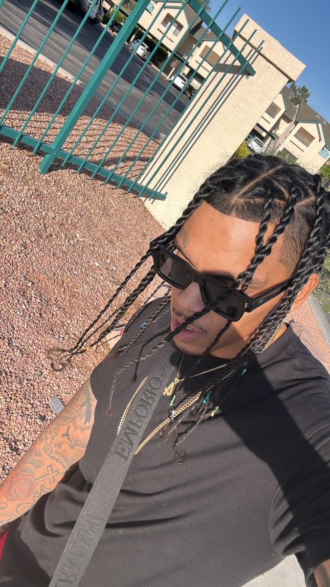 Top of it gangland🇺🇸let’s go blow todays back out and nut all over tonight’s face💦😁🤷🏽‍♂️