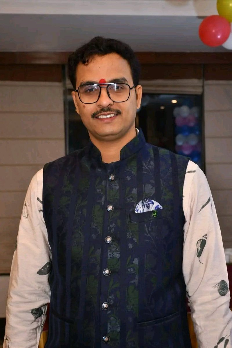 Chanda Yadav (@chandayadav12) on Twitter photo राजापुर ग्राम पंचायत के कर्मठ युवा ग्राम प्रधान श्री <a href="/Ashwanirai093/">Gram pradhan (Ashwani Kumar Rai) 🇮🇳</a> जी को जन्मदिन की हार्दिक बधाई एवं शुभकामनाएं
स्वस्थ रहिए मस्त रहिए प्रसन्नचित एवम् दीर्घायु हो राजापुर ग्राम पंचायत के कर्मठ युवा ग्राम प्रधान श्री <a href="/Ashwanirai093/">Gram pradhan (Ashwani Kumar Rai) 🇮🇳</a> जी को जन्मदिन की हार्दिक बधाई एवं शुभकामनाएं
स्वस्थ रहिए मस्त रहिए प्रसन्नचित एवम् दीर्घायु हो