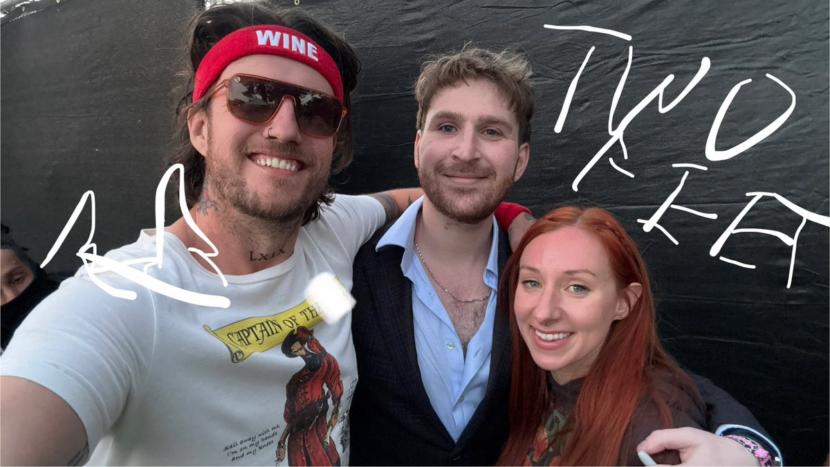 Two Feet &gt; the whole lineup.

I’ve been listening to Two Feet since the early days. Sarah &amp; I got to see his set at BottleRock. Even got to meet him afterward.

l asked him to sign this selfie on my phone with his finger-couldn’t have asked for a cooler moment.

Thanks dude. ✌️👣