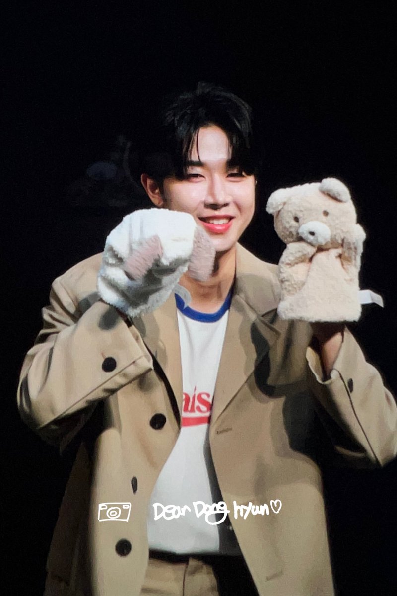 250525 일본 팬싸 

귀여움 그 자체다 

#동현 #김동현 #어화동동이 #DONGHYUN #골든차일드 #GoldenChild