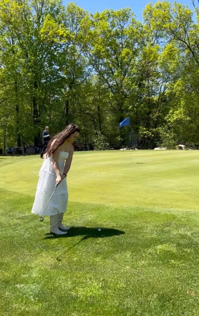 In Ohio we golf in dresses and cowboy boots 🫣🤣 <a href="/IanMunsick/">Ian Munsick</a> #countrygirls #countrymusic