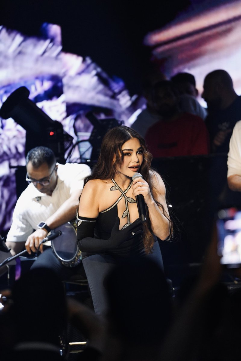 HaifaWehbe's tweet photo. 𝐒𝐞𝐜𝐨𝐧𝐝 𝐧𝐢𝐠𝐡𝐭, 𝐝𝐨𝐮𝐛𝐥𝐞 𝐭𝐡𝐞 𝐞𝐧𝐞𝐫𝐠𝐲 ⚡️

#BlizzDubai #GuestOfHonor #Dubai #UAE #HaifaWehbe https://t.co/PvCkERwUqr