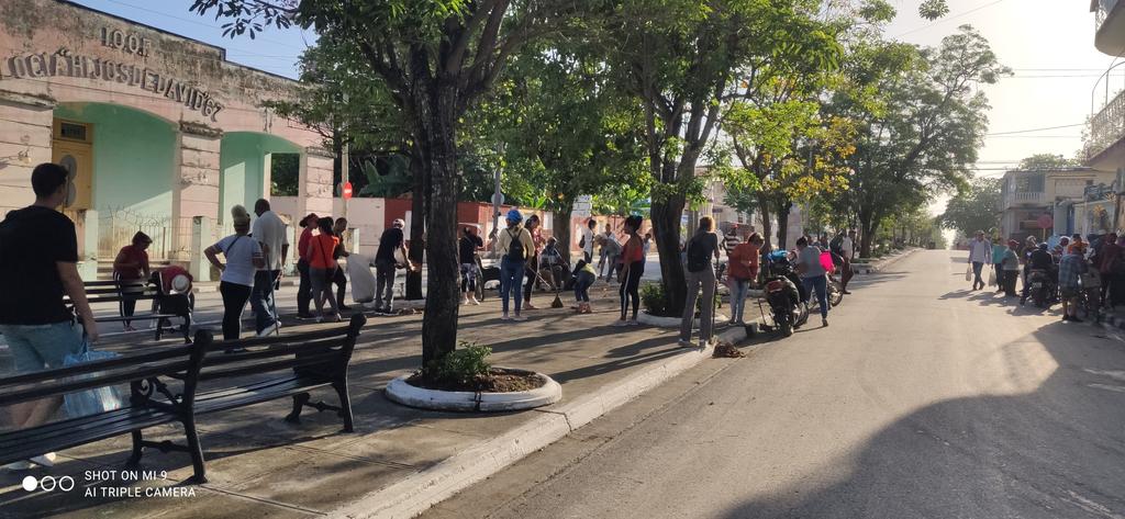 Ernesto (@ern_antunez) on Twitter photo Los educadores espirituanos realizan acciones de higienización en la Avenida de los Mártires de nuestra ciudad
#Meteoro2025
#SanctiSpíritusEnMarcha
#EducaciónSanctiSpíritus
<a href="/AlexisLorente74/">Alexis Lorente Jiménez</a> <a href="/DeivyPrezMartn1/">Deivy Pérez Martín</a> Los educadores espirituanos realizan acciones de higienización en la Avenida de los Mártires de nuestra ciudad
#Meteoro2025
#SanctiSpíritusEnMarcha
#EducaciónSanctiSpíritus
<a href="/AlexisLorente74/">Alexis Lorente Jiménez</a> <a href="/DeivyPrezMartn1/">Deivy Pérez Martín</a>