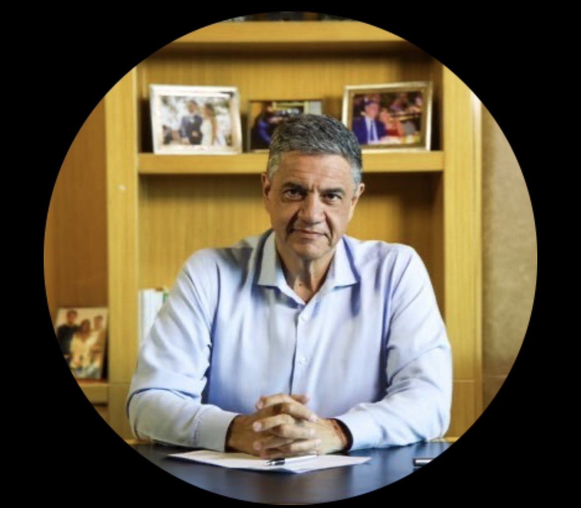 LgalatiLaura's tweet photo. Feliz día de la Patria , nuestro saludo a la Sra Vicepresidente y el Sr.Jefe de Gobierno de parte de todos los que sentimos vergüenza por lo que pasó. https://t.co/rzloHpDi7e