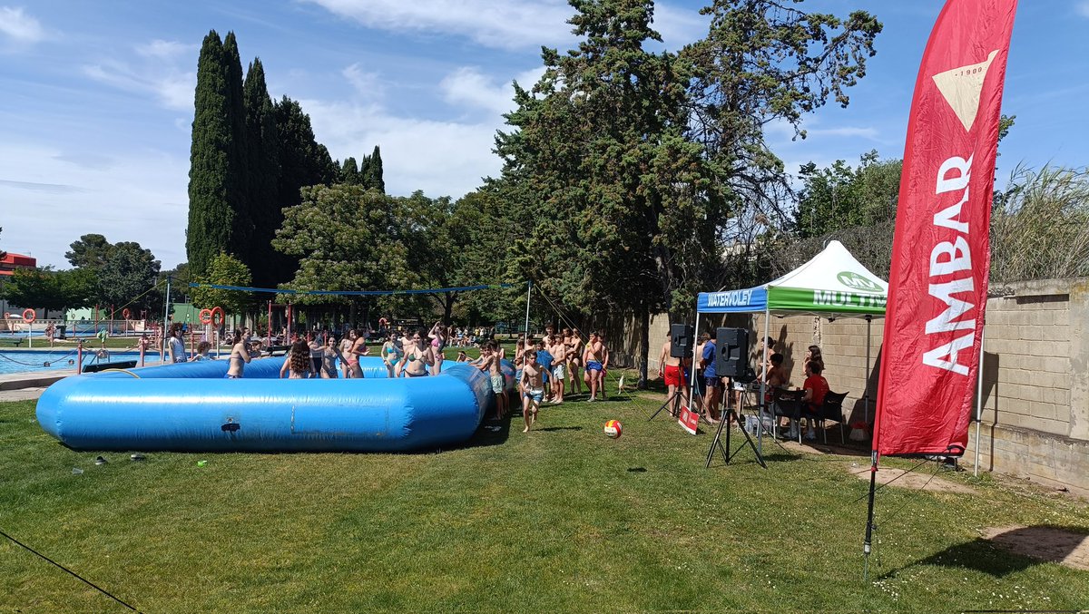 Comienza el verano <a href="/MultiVoley/">MultiVoley</a> com la #PoolParty <a href="/cervezasambar/">Cervezas Ambar</a> en el <a href="/stcasablancazgz/">Stadium Casablanca</a>.

Watervoley y Voley hierba con la mejor música.

#MultiVoley2025