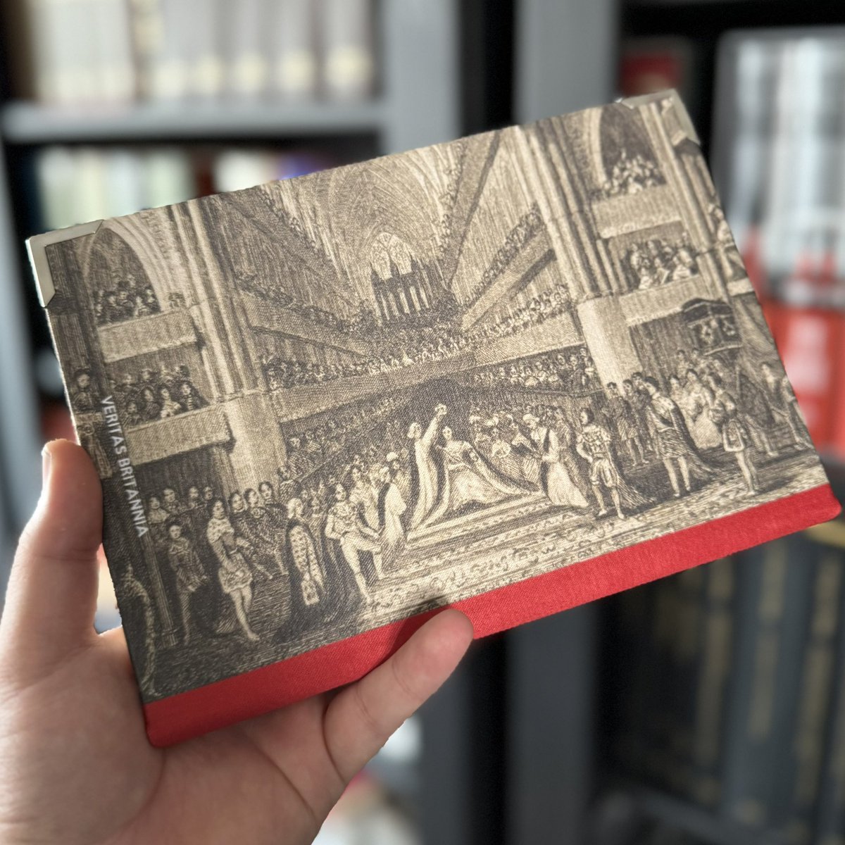My company has just released our first luxury handmade journals,

With Ivory pages, monroe satin covered hardback &amp; polished metal corner accents.

This is the Queen Victoria version.

If you’d like to support my venture, please consider buying one:

veritasbritannia.com/products/queen…
