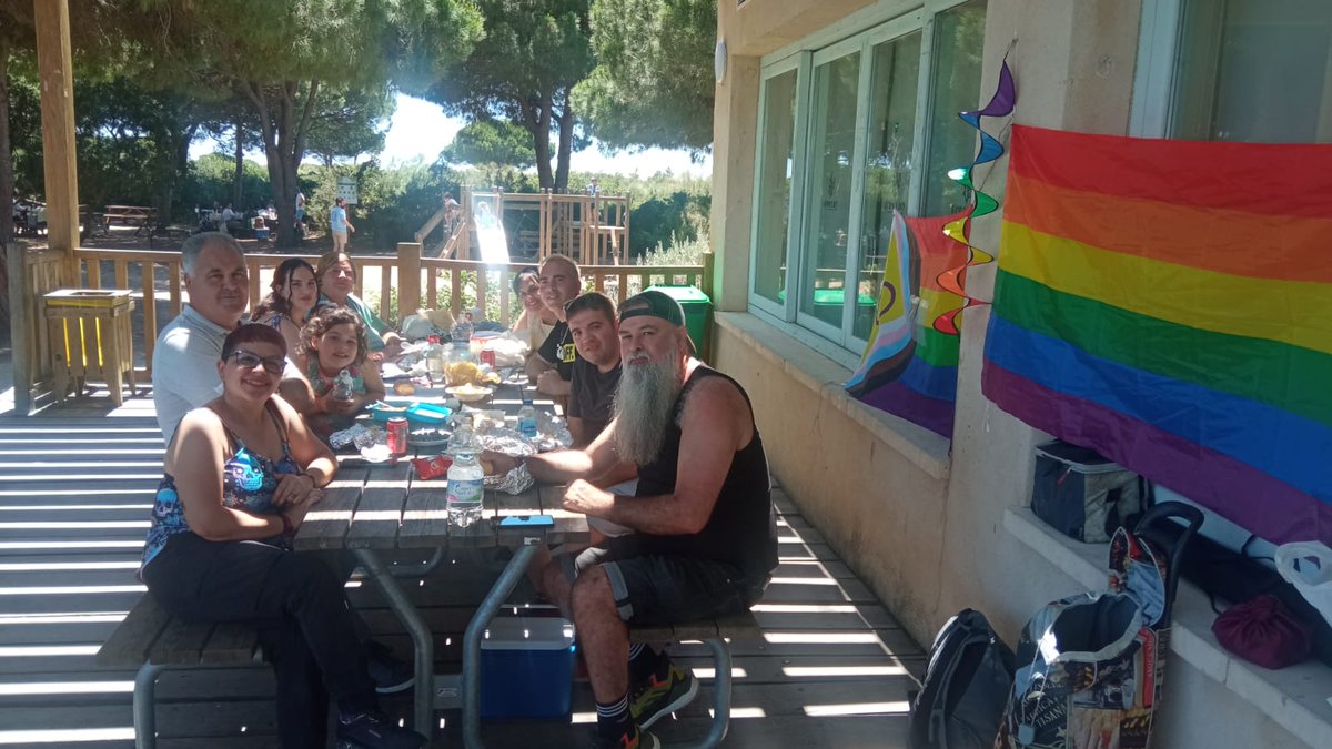 Buen dia de convivencia en Los toruños muchas Gracias a todos los asistentes y a los que habeis contribuido adquiriendo articulos de nuestro merchandising.Gracias tambien a nuestros compis de <a href="/amarelgtbi/">Asociación AMARE LGTBI+ 🏳️‍🌈</a> nos habeis acompañado en esta jornada.A por màs y mejor.💪💪🏳️‍🌈🏳️‍⚧️🌈