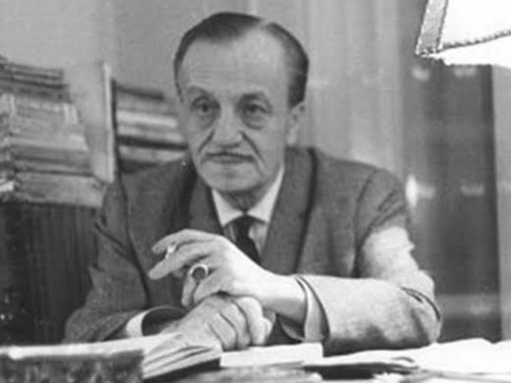 Garibiz; her yerde, her şeyin içinde ve herkesin ortasında garibiz...Vatanımız burası sanmayın!. Ve bu gurbet Allah hasretinden başka hiçbir şey değil... Her şeye ve herkese uzaklığın da aks-i dâvası o, Allah...Yakın olan o, ama biz farkında değiliz. Üstad #NecipFazılKısakürek