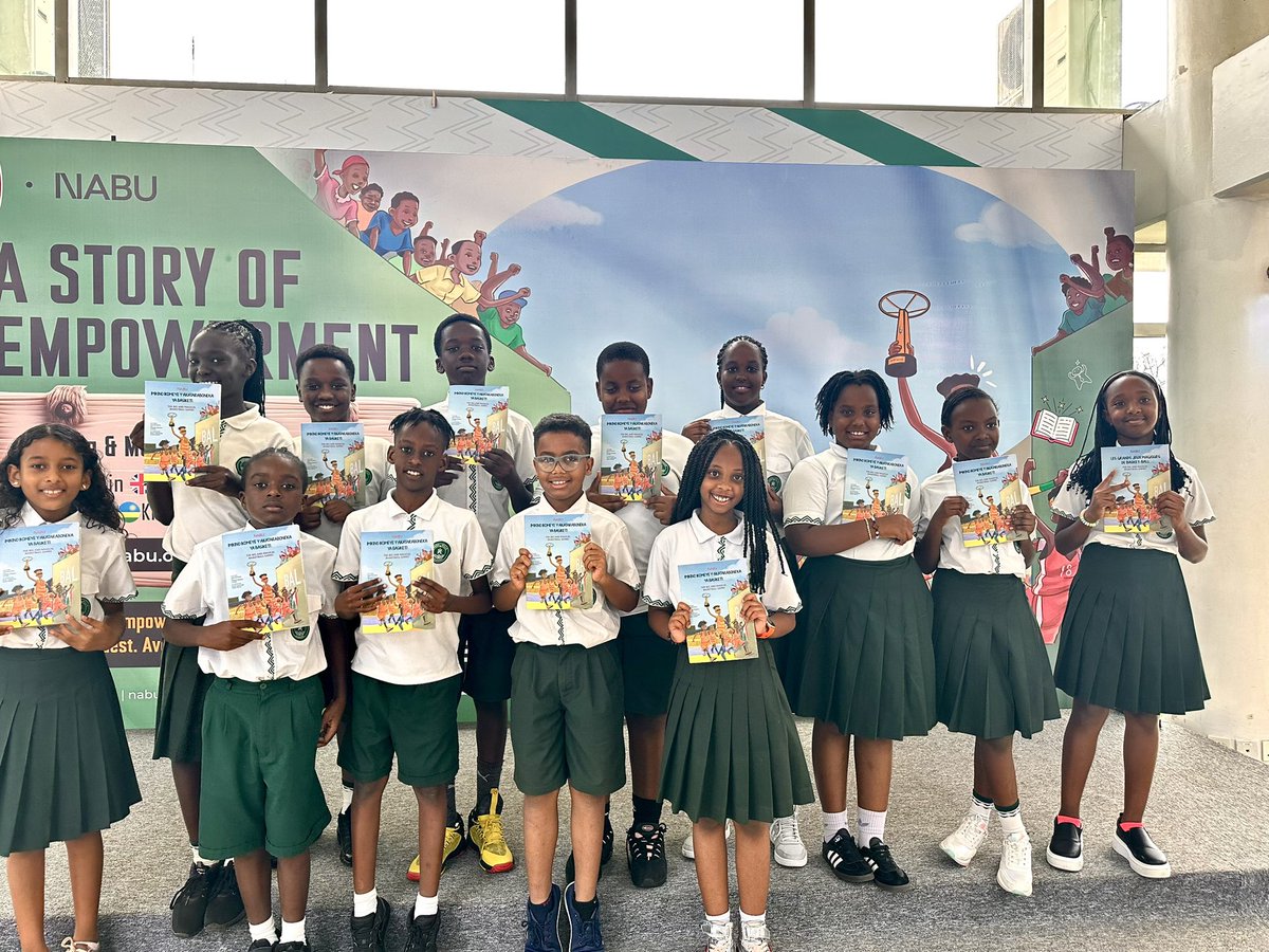GHA_rwanda's tweet image. As part of our #ReadingWithACelebrity campaign, our learners joined other students from different schools in Kigali, for a special session where @SandrineISHEJA , @cakamanzi, and @nathmunya read a @theBAL-inspired story.
Thanks to NABU and @KigaliLibrary for hosting us!✨📚