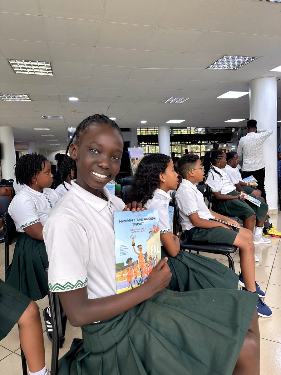 GHA_rwanda's tweet image. As part of our #ReadingWithACelebrity campaign, our learners joined other students from different schools in Kigali, for a special session where @SandrineISHEJA , @cakamanzi, and @nathmunya read a @theBAL-inspired story.
Thanks to NABU and @KigaliLibrary for hosting us!✨📚