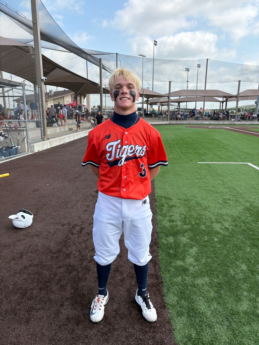 ✭Five Tool Texas✭ (@fivetooltexas) on Twitter photo F: <a href="/DTigerBaseball/">Dallas Tigers</a> Brand 17U 9, Southwest Dodgers 1
PoG: <a href="/FischerBlagg/">Fischer Blagg</a> 5 IP, 7 K, ER, 2 H, 0 BB
Hitter: <a href="/GavinMcPhersonn/">Gavin McPherson</a> 2-2, 2B, RBI, BB F: <a href="/DTigerBaseball/">Dallas Tigers</a> Brand 17U 9, Southwest Dodgers 1
PoG: <a href="/FischerBlagg/">Fischer Blagg</a> 5 IP, 7 K, ER, 2 H, 0 BB
Hitter: <a href="/GavinMcPhersonn/">Gavin McPherson</a> 2-2, 2B, RBI, BB