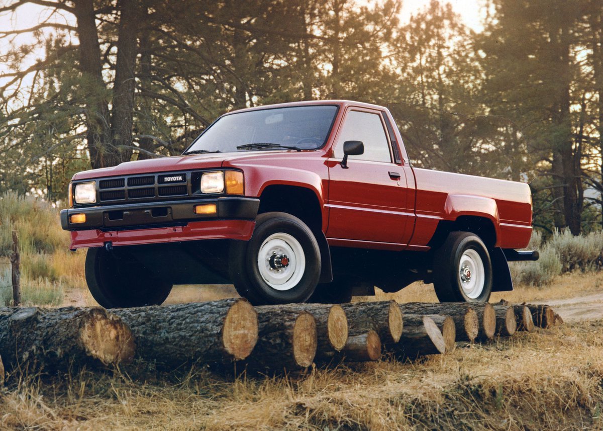 86ToyotaPickup's tweet photo. You vs the guy she tells you not to worry about: https://t.co/LYA0Wu7Wlp