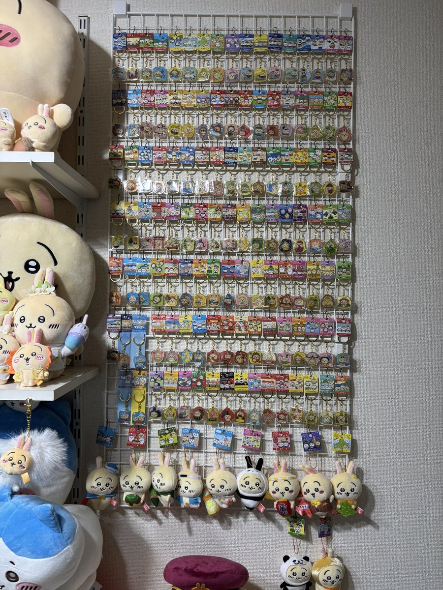 アッコにおまかせでも扱って頂いたので僕のちいかわグッズを写真に収め