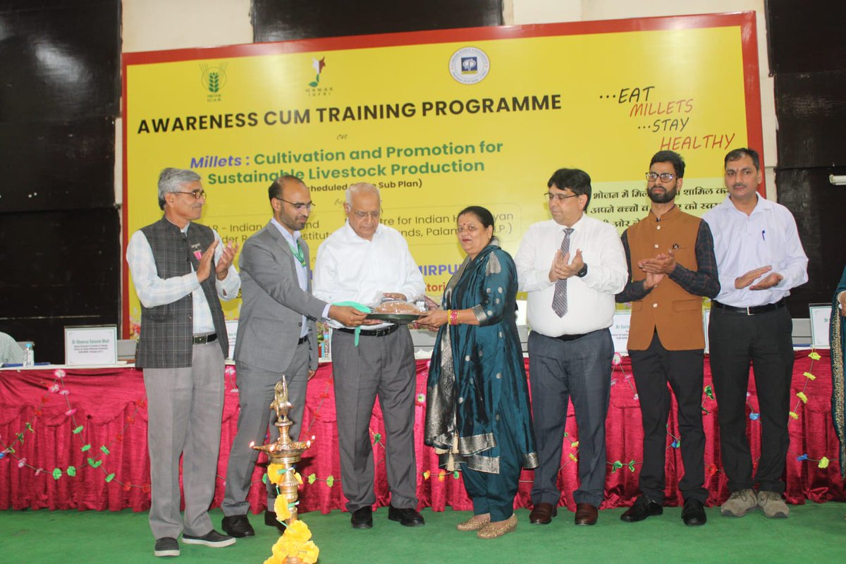 IcarIgfri's tweet photo. A one-day Awareness cum Training Programme on 'Millets: cultivation and Promotion for Sustainable Livestock Production' was organised by the IGFRI Palampur Centre in collaboration with Career Point University under SCSP at Hamirpur. The 100 attendee farmers were distributed with the millet seeds and minor implements for demonstration. The event was Chaired by Dr PL Gautam, Hon'ble Pro-Chancellor of the Career Point University as Chief Guest and Padma Shri Nek Ram (Millet man of Himachal Pradesh) and Dr Sanjeev Sharma, Hon'ble Vice Chancellor of the university as Guest of honour.
@icarindia