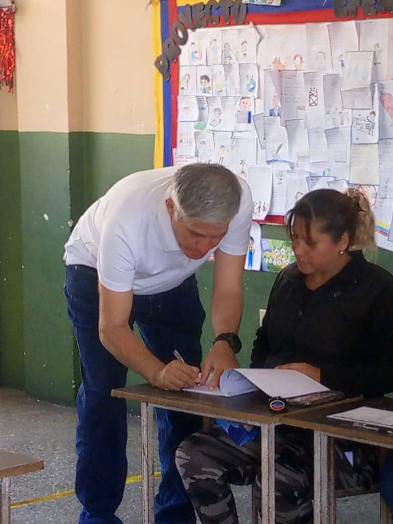 ¡Dentro del cauce democrático todo! 

La soberanía e independencia se ejercen en la calle, en los centros electorales y la conciencia.

#EleccionesVen25