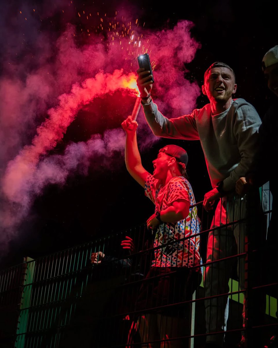 treize013's tweet photo. La fête gâchée…

Ce week-end à Gémenos, lors des finales de la Coupe de Provence, la fête a tourné court pour le FCEH. Des vols dans le vestiaire : téléphones, bijoux, effets personnels… envolés. Et pour cause : les vestiaires n’étaient même pas fermés.

📸 santiagof_ocus https://t.co/bicYl0p9Qk