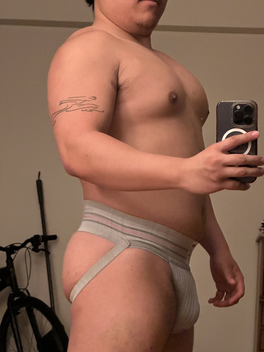 does anyone wanna be boy best friends