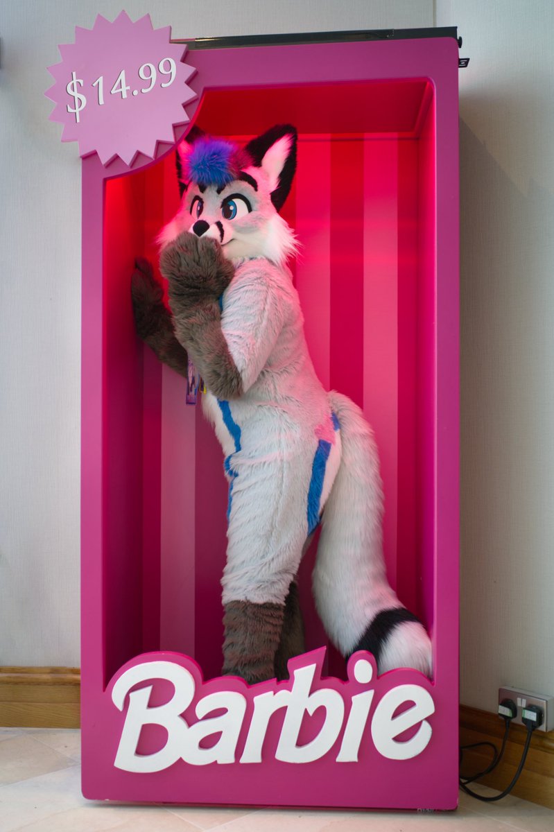 Quick only a few million copies left! 🩷😘

📸 <a href="/DarteriRoo/">🟦☁️Darteri Roo 💙💛</a>