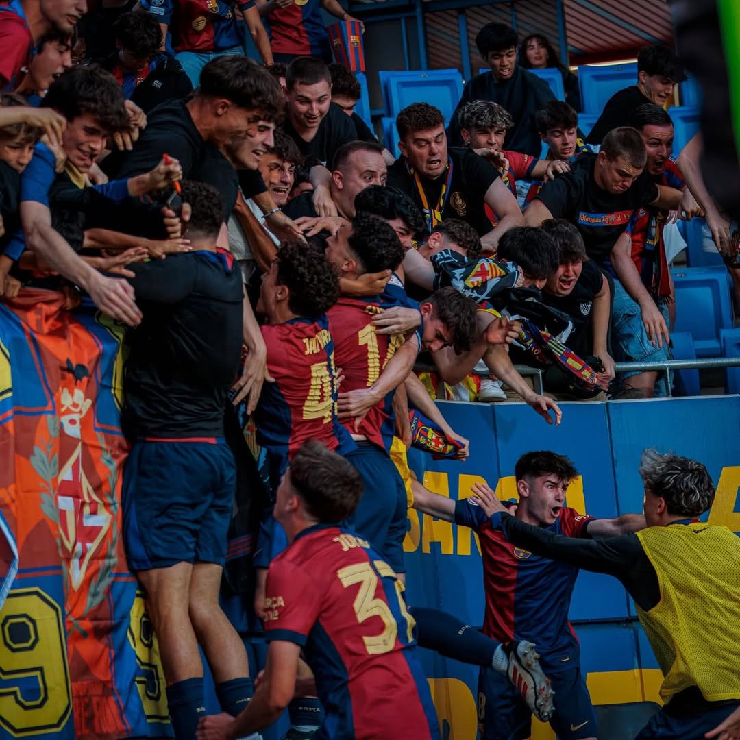 Molt orgullós d’aquest equip, mai s’ha donat per vençut i ha lluitat fins al final. Ho vam tenir a tocar però no ha pogut ser.

Gràcies culers per tot el suport que ens heu donat durant tota la temporada, però no dubteu que TORNAREM. 

VISCA EL BARÇA ❤️