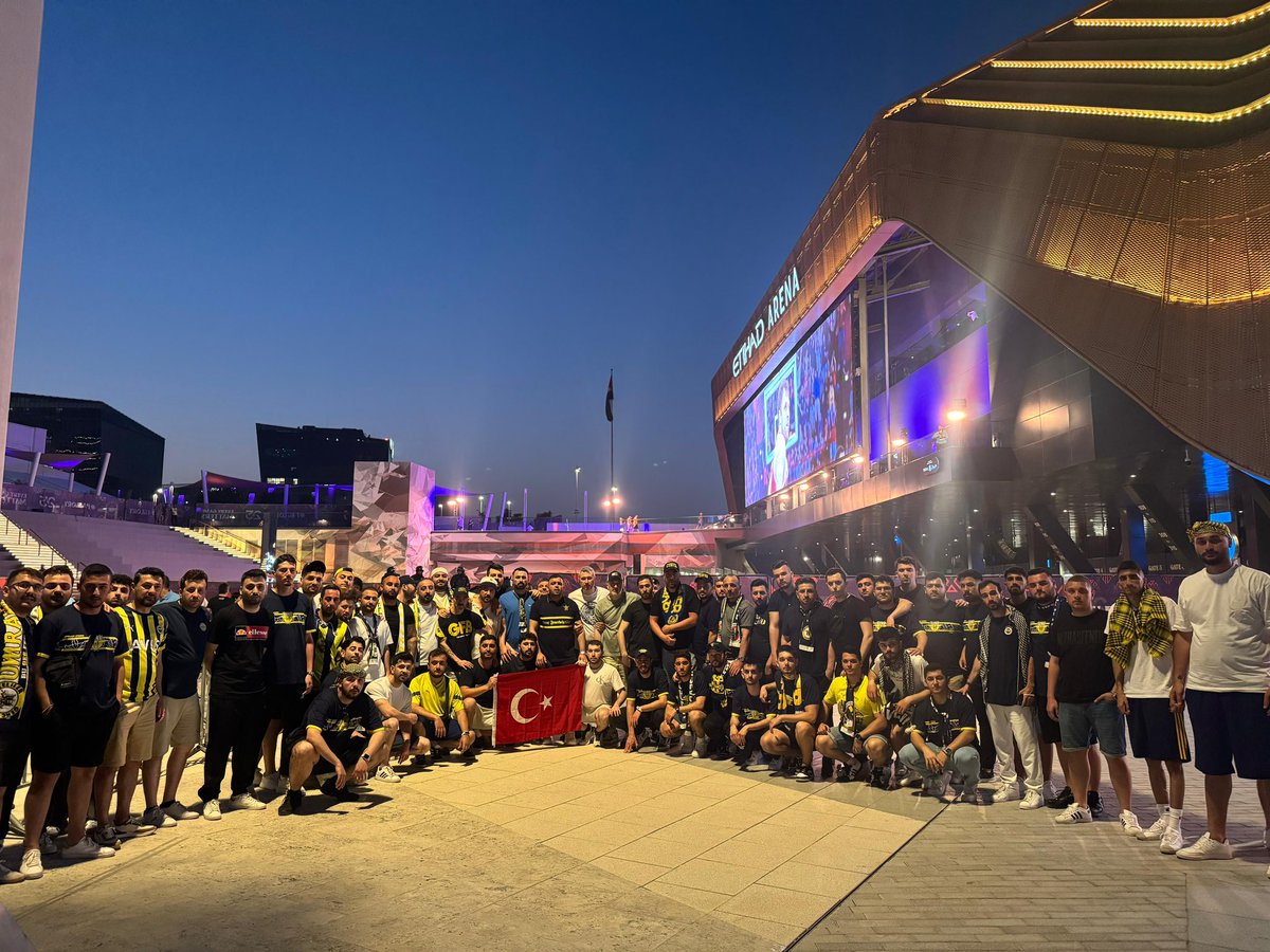 Euroleague Finalinde tribünlerde yerimizi almak üzere Etihad Arena’dayız!

#GençFenerbahçeliler