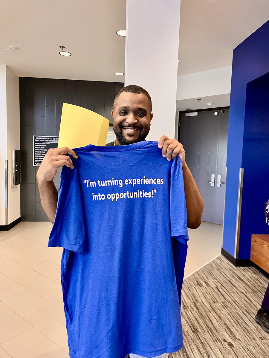 We’ve got our Real World Learning T-shirts on and we’re loving the look! <a href="/HMC1Proud/">Hickman Mills C-1 School District</a>