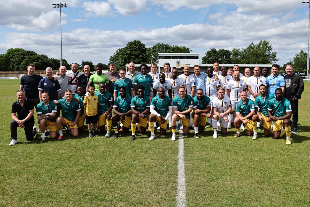An enjoyable afternoon at Gander Green Lane in honour of a club legend 💛🤎

#AmberArmy | #SuttonUnited | #ForeverAmber 💛