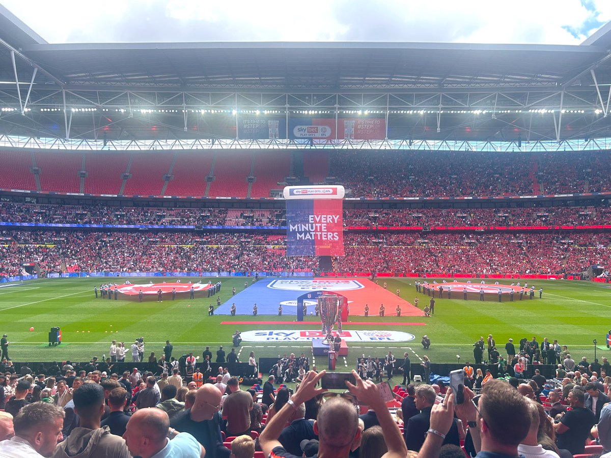 Bowyer34's tweet photo. Great to attend @EFL Lg1 Play Off Final! Thanks @EFL ⚽️ 🏆 https://t.co/qhK2AYhi3H