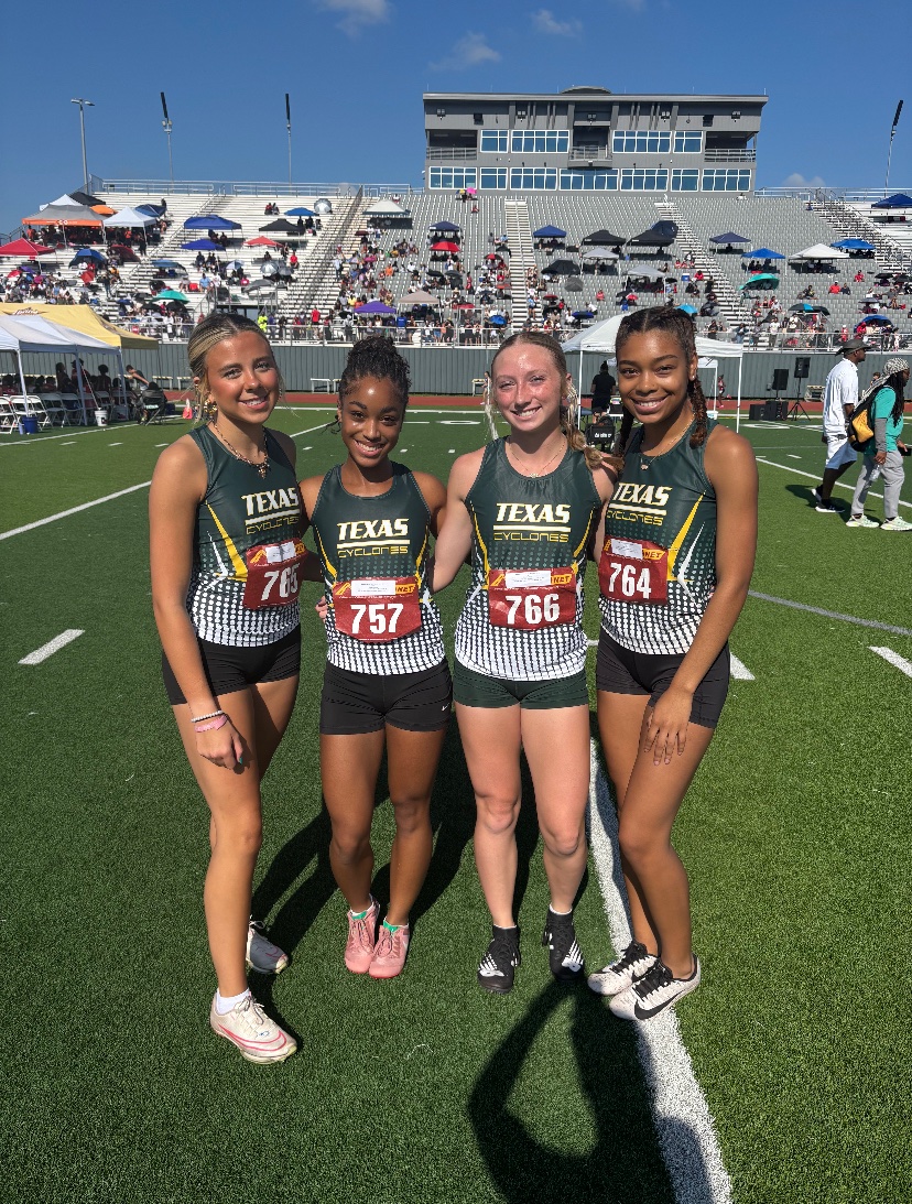 Enjoying AAU season &amp; so happy to have a season PR this weekend in the 800. :)

Psalms 100:5.

#changing