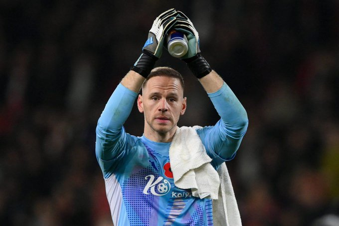 jesuspete's tweet photo. Matz Sels and David Raya are joint winners of the Golden Glove with 13 clean sheets each! 🧤

#nffc #afc https://t.co/Q7PgTy41D4