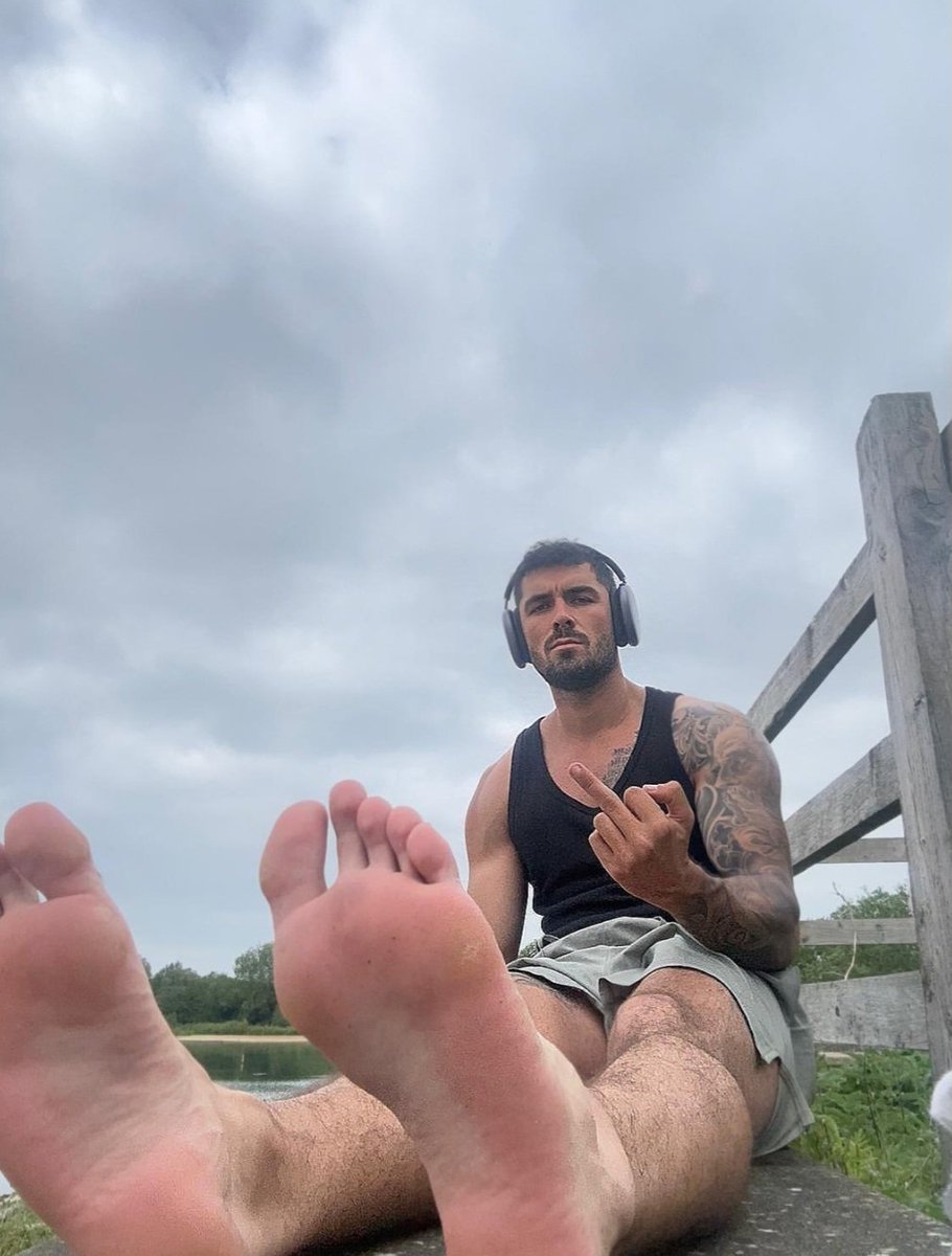 10 posts x 10 foot masters #10:
🆕 foot master <a href="/MasterAndreas28/">Master Andreas</a> #malefeet #cashmaster #footmaster #paypig #alphafeet #malefindom