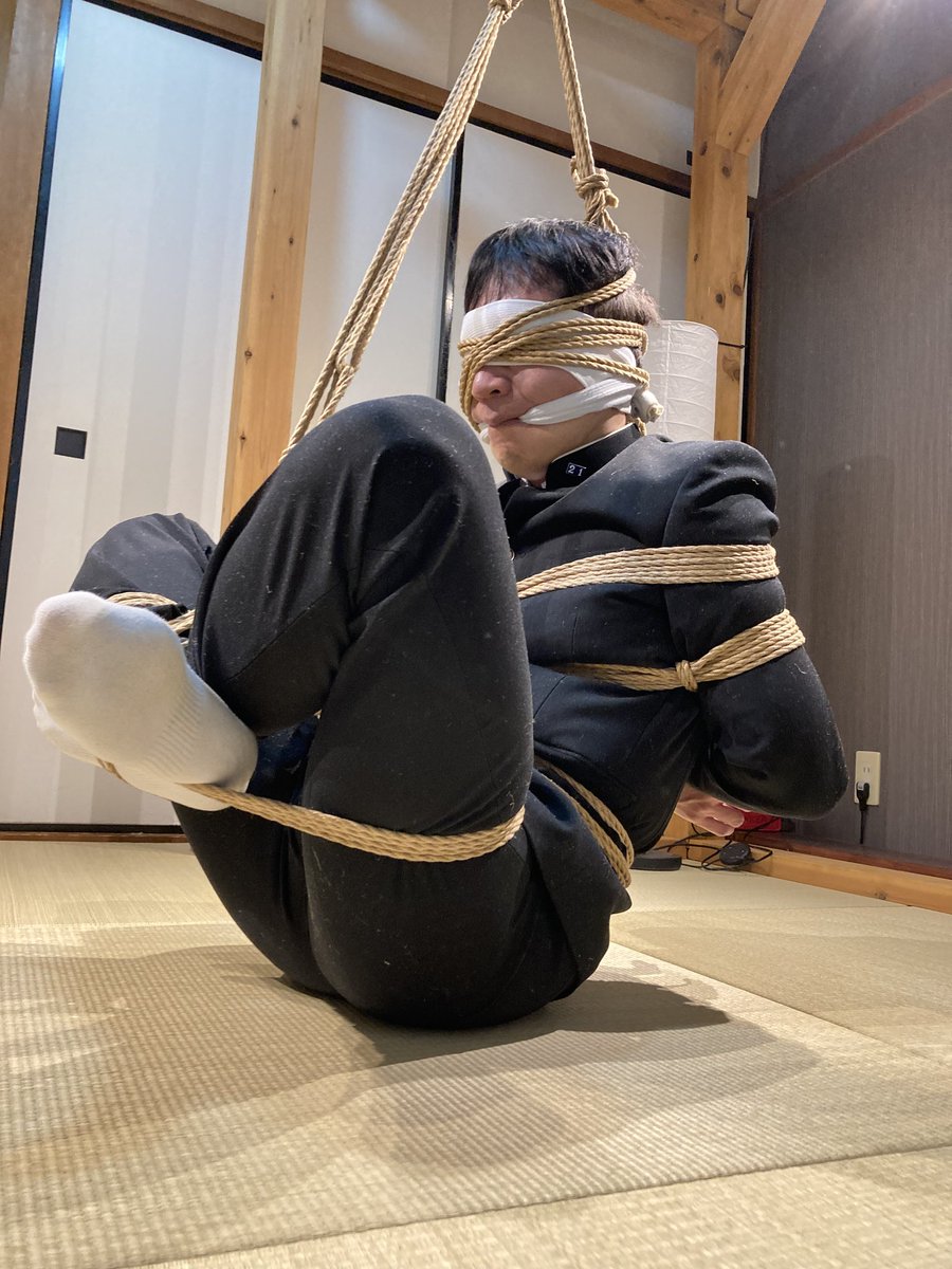 学ラン縛り
🪢<a href="/Manbondage3/">ウエダ ジロウ/ Ueda Jiro</a>