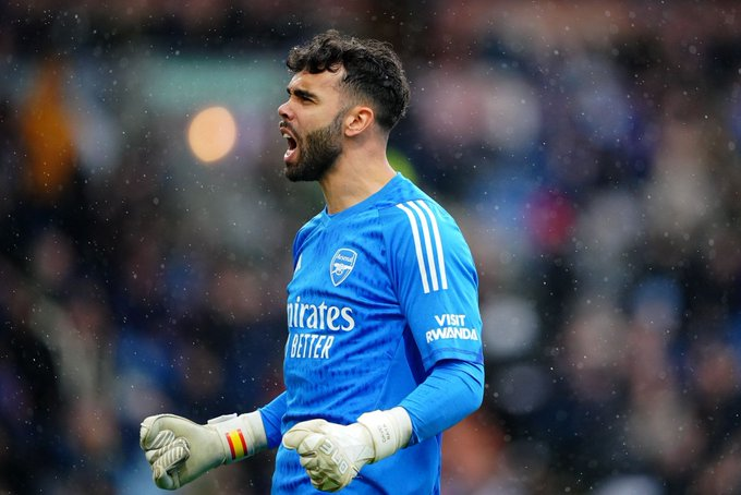 jesuspete's tweet photo. Matz Sels and David Raya are joint winners of the Golden Glove with 13 clean sheets each! 🧤

#nffc #afc https://t.co/Q7PgTy41D4