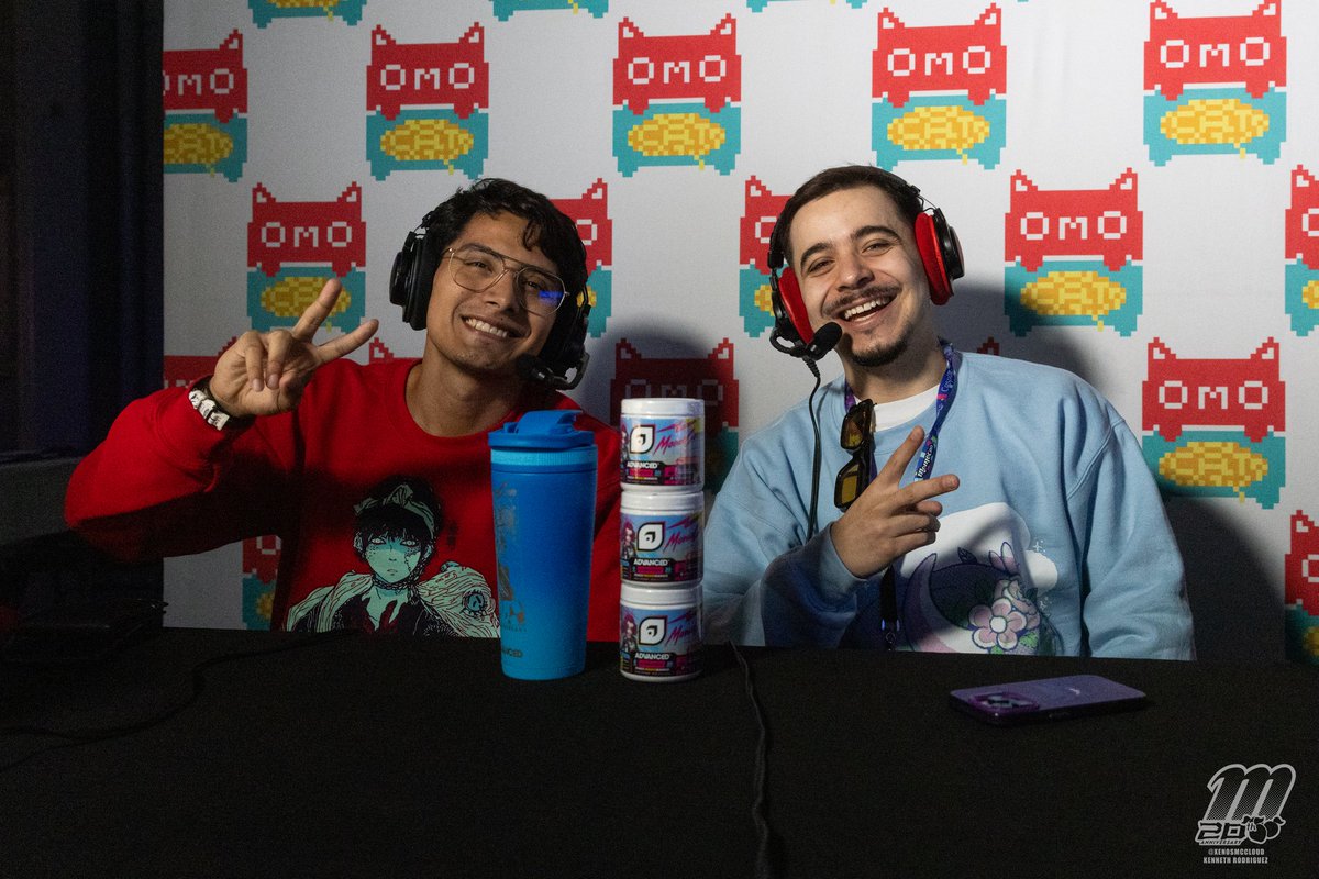 Los casters de <a href="/DelfinoMaza/">Delfino Maza</a> están en acción para el Top 8 de Smash Ultimate en #MomoCon2025.
<a href="/ArathGG/">Arath 🐬</a> y <a href="/Roy_OrS/">ℝ 𝕠 𝕪 🎙️</a> traen toda la emoción en español  ¡no te pierdas ni un solo stock!
La pasión latina se siente fuerte en el escenario.