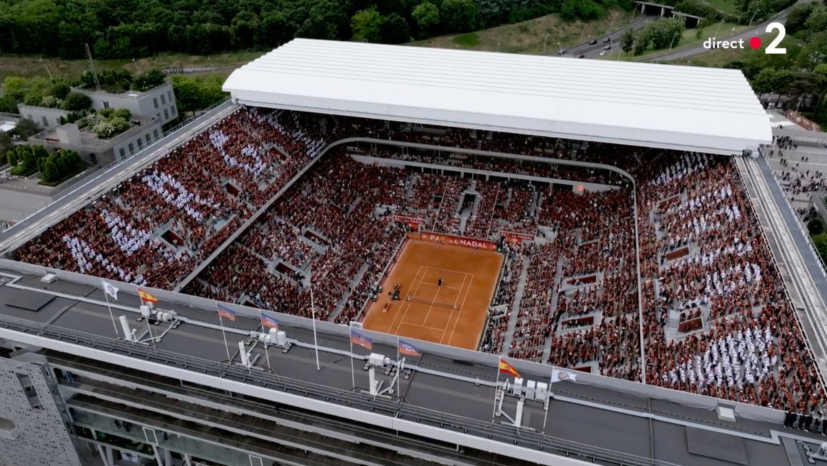 WeAreTennisFR's tweet photo. "Merci la France, merci Paris.
Vous m'avez permis de porter la torche olympique.
Vous m'avez offert une statue.
Vous m'avez considéré comme un français de plus.
Je ne pourrais plus jamais jouer devant vous, mais mon coeur et mes souvenirs restent toujours liés à ce lieu magique." https://t.co/WFmv8Aw5Hp