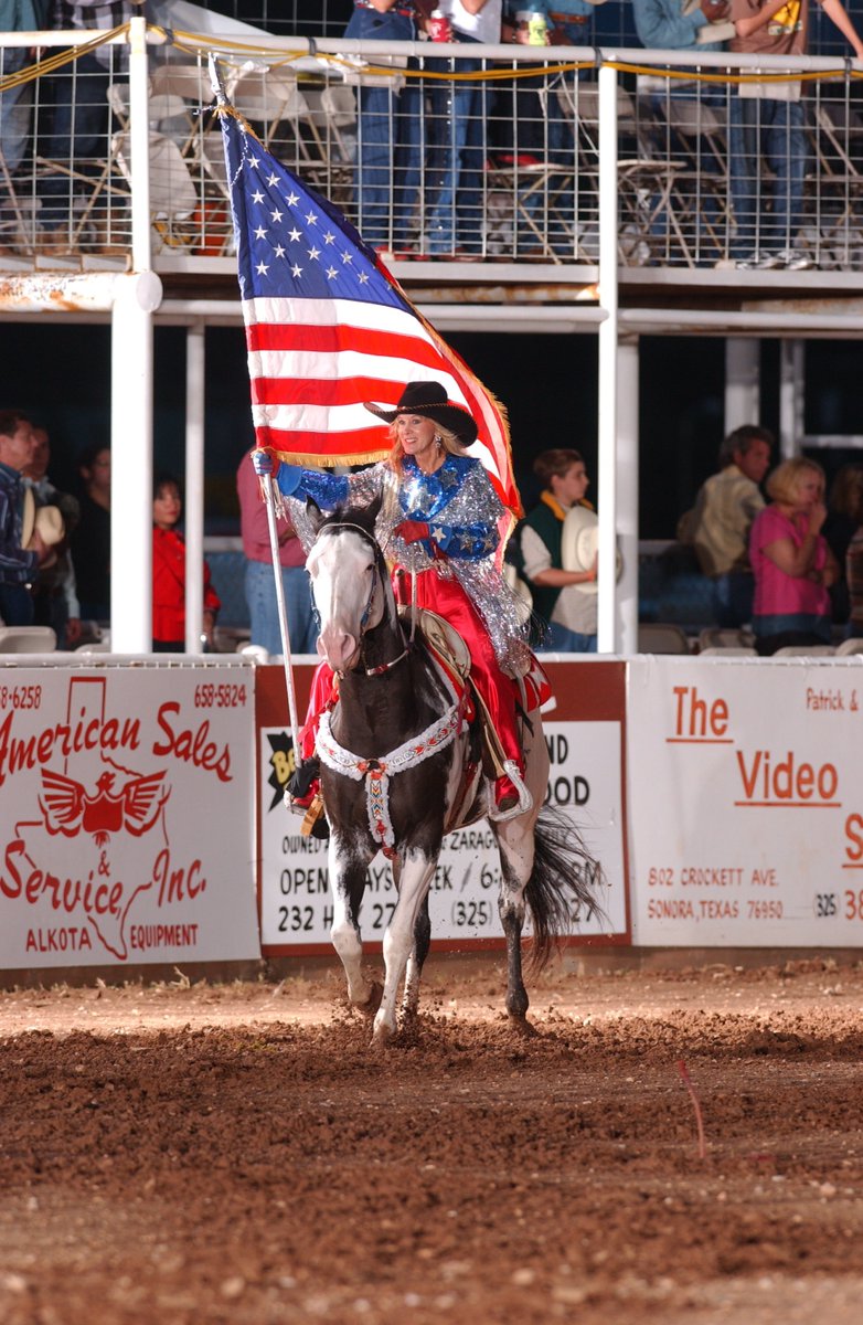 badcorodeo's tweet image. On this special weekend, we humbly tip our hats to all of those that paid the ultimate sacrifice for our nation. Vicki Taylor presented Old Glory during the Outlaw ProRodeo in Sonora, TX and many Bad Company Rodeo events.  (photo-Jennings Rodeo Photography)  #MemorialDay