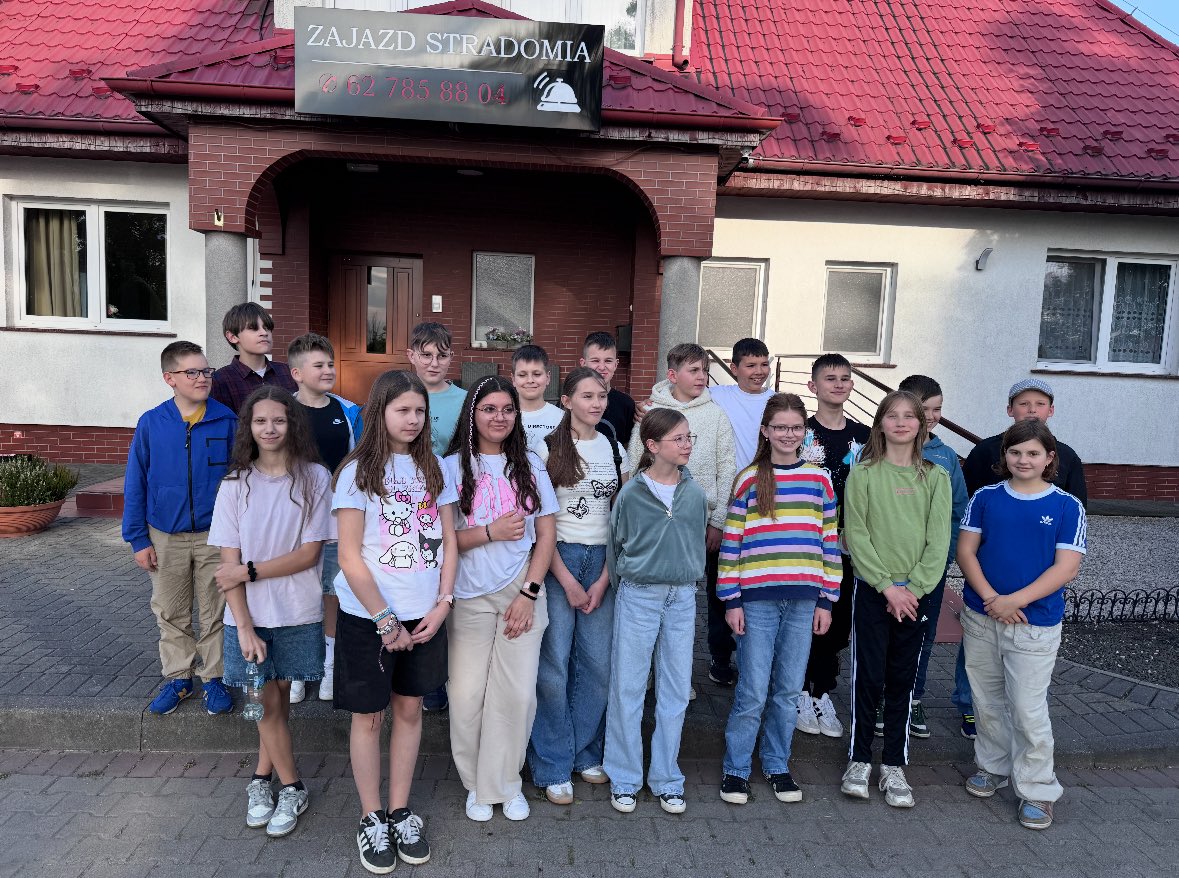 be_erasmus's tweet image. Schüleraustausch nach Polen zu unseren Partnern in Sycow. Schwerpunkt: Sprache &amp;amp; Robotik #erasmusplus #Be_erasmus #Grundschule_Klosterfelde