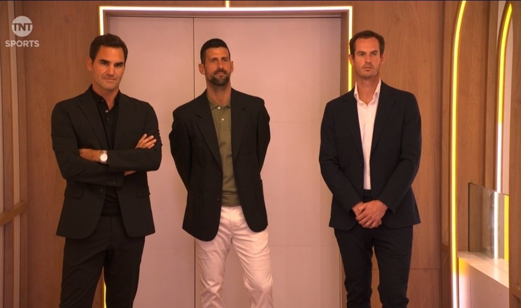 TheTennisLetter's tweet photo. Roger Federer, Novak Djokovic, and Andy Murray walk out on court during Rafa Nadal’s Roland Garros tribute 

Tennis needed this. 🥹🥹🥹🥹 https://t.co/J55l6ljLgT