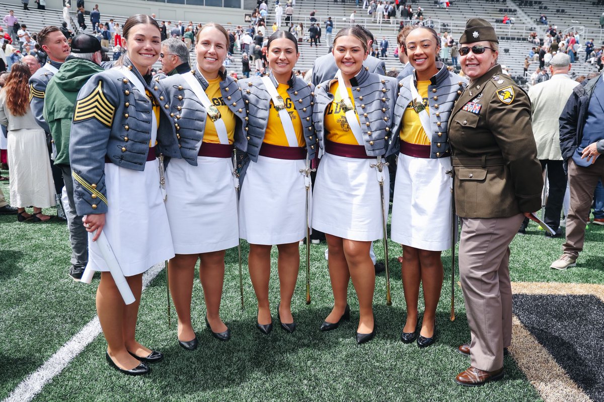 ArmyWP_Softball's tweet photo. Congrats to our firsties and the rest of the class of 2025 on their graduation! 🎉

#GoArmy https://t.co/7nnp9CKJHc