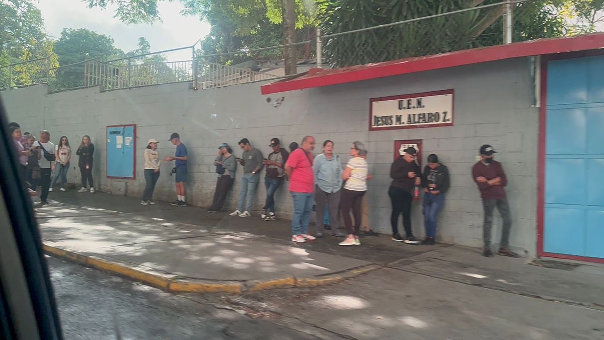 Esto es un centro opositor histórico de El CAFETAL en la famosa “OLLA”… la foto es mía #pendejos