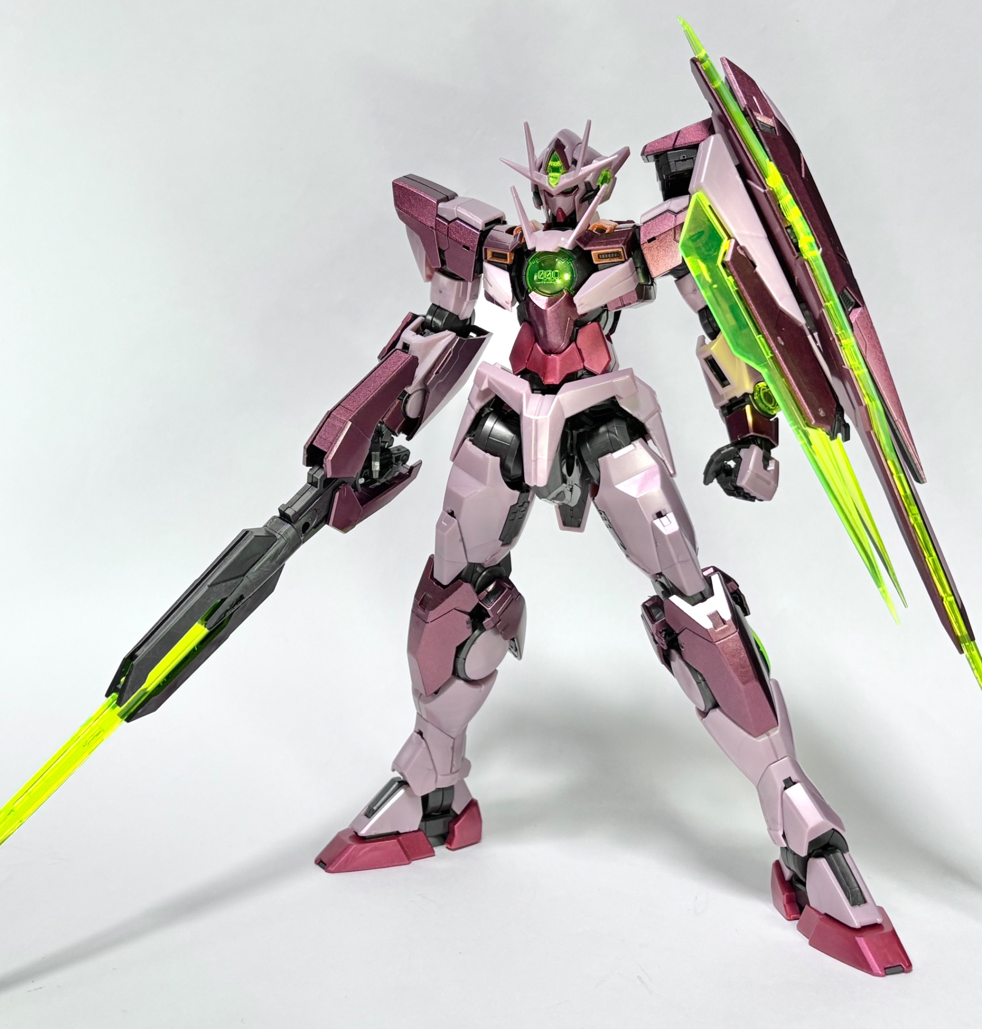 MG 1/100 ダブルオークアンタ（トランザムモード） MG 1/100 ダブルオークアンタ (トランザムモード) [スペシャル