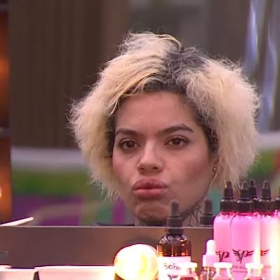 <a href="/TCxxSteph/">Steph♡</a> La belleza natural.... Y ni hablemos de los senos y el relleno que ella misma reconoció