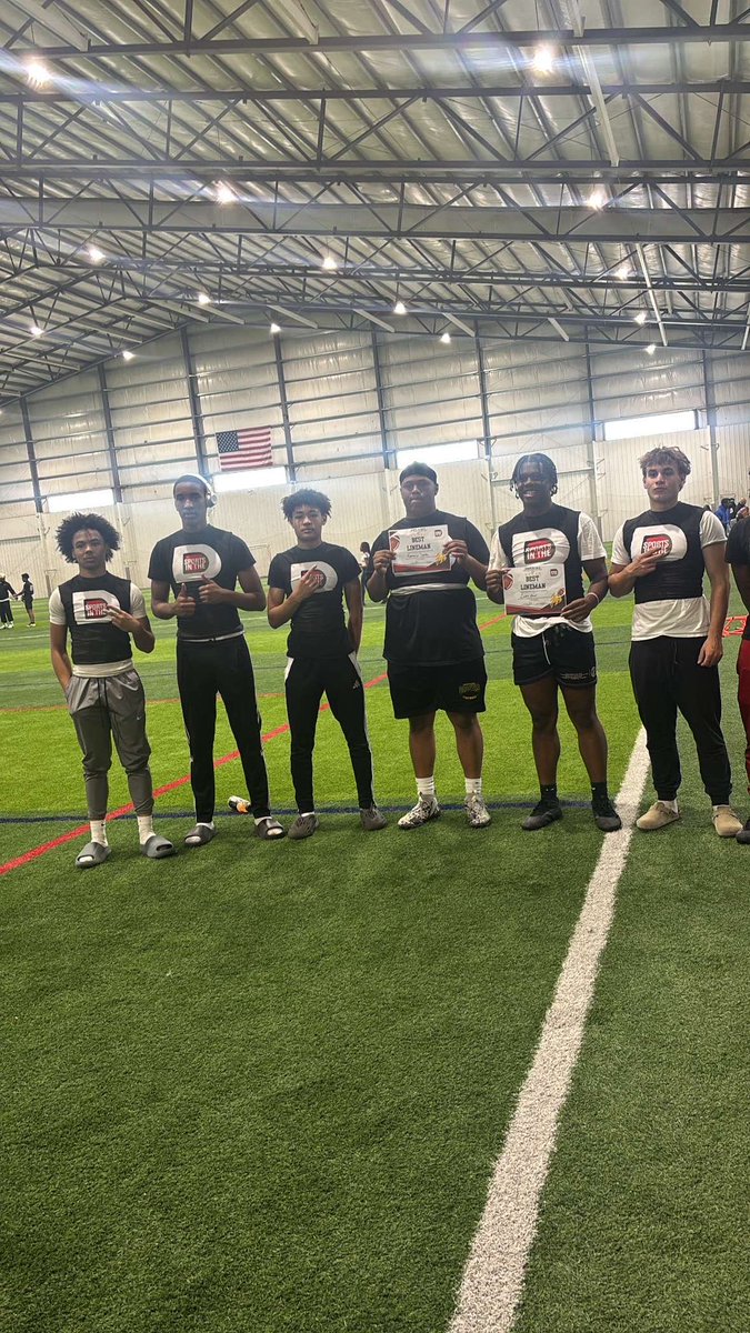 lewis_landon007's tweet image. 🏈 Attended the “Sports in the D” Camp yesterday 
✅ Earned Best Linebacker honors among a talented field
⚡️Set a new personal record: 4.8 40-yard dash — as a freshman

Locked in. More to come. #Linebacker #ClassOf2028 #SpeedKills #HardWorkPaysOff