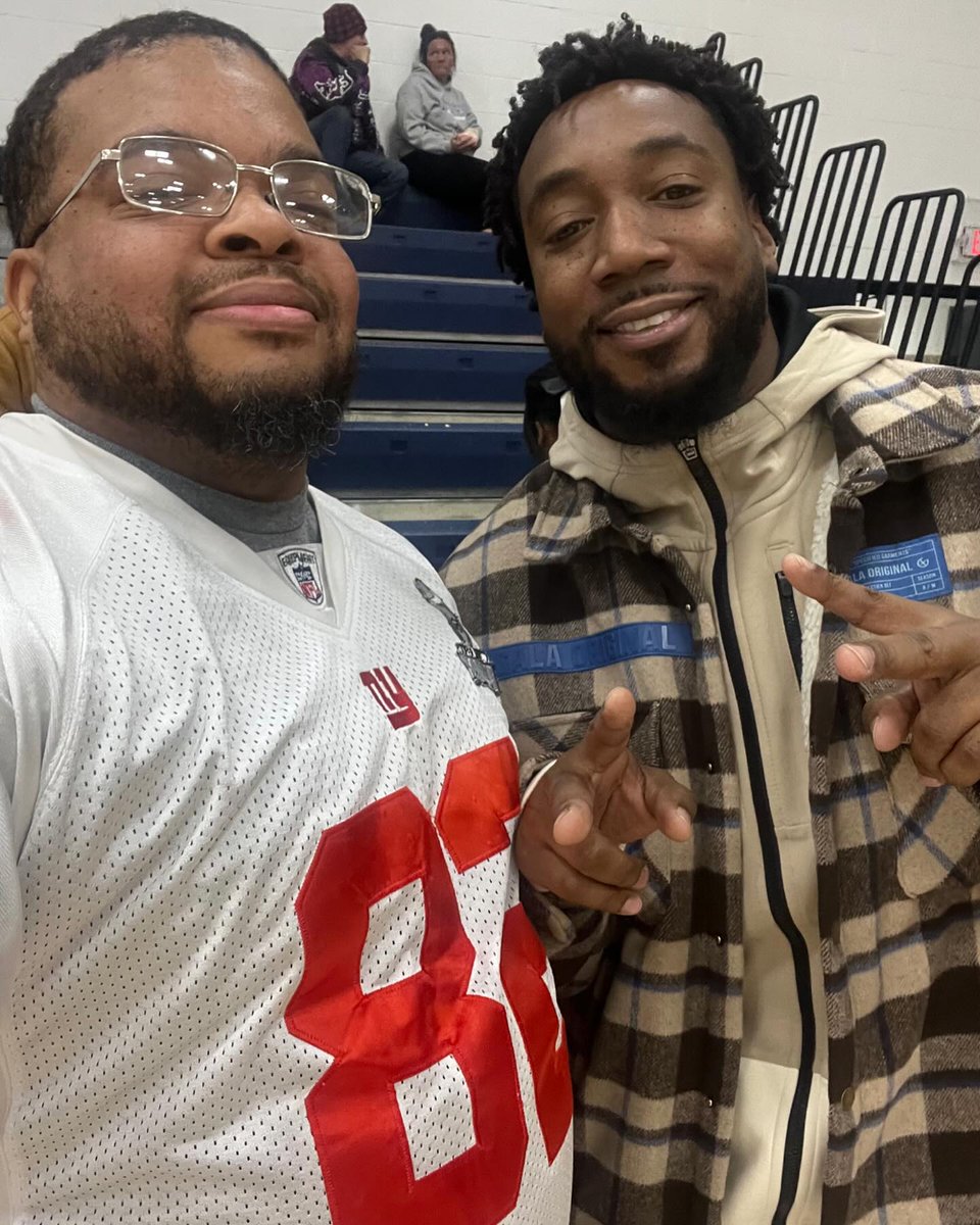 David Baugh (@worm02) on Twitter photo HUUUUUUGE HAPPY 39TH BIRTHDAY S/O to one of the greatest athletes to ever come out of Warren, Ohio... Super Bowl XLVI hero <a href="/ManninghamNYG/">Mario Manningham</a>!
Great dude from a great family! HUUUUUUGE HAPPY 39TH BIRTHDAY S/O to one of the greatest athletes to ever come out of Warren, Ohio... Super Bowl XLVI hero <a href="/ManninghamNYG/">Mario Manningham</a>!
Great dude from a great family!