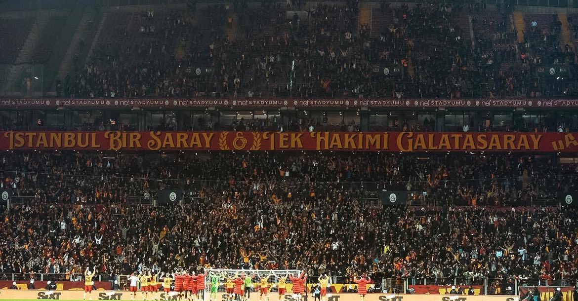 YER GÖK DENİZ İSTANBUL BOYDAN BOYA SARI KIRMIZI !