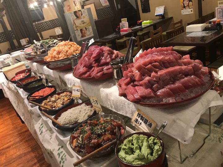 retrip_news's tweet photo. コスパ良し！東京都内の人気・おすすめ「ランチビュッフェ」10選🍚🥢 https://t.co/3VYj2HO4Hm