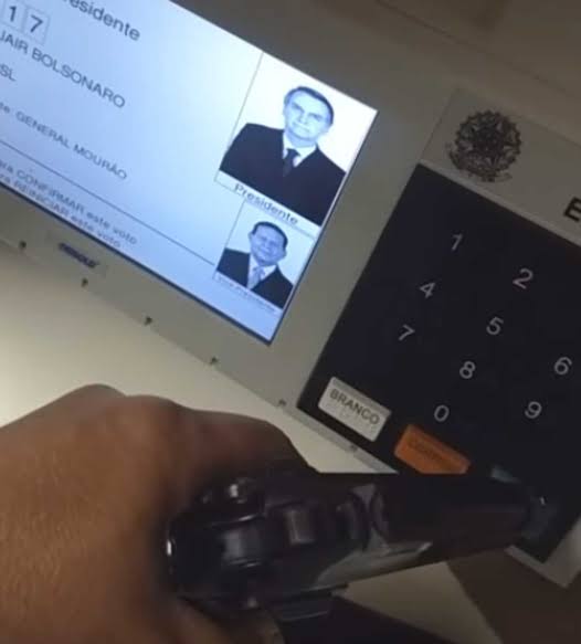 Eu depois de ler o tweet da Erika tentando adotar o Oruam.