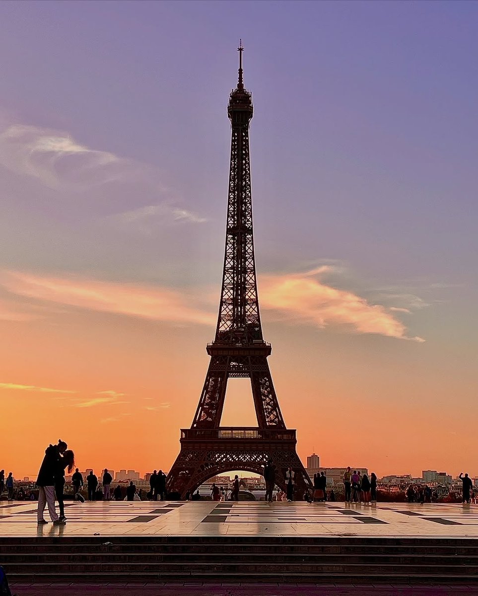 La Tour Eiffel dal Trocadéro all'alba ☀️

📷 mamiko_0907

#parigipuntoit #parigi #paris